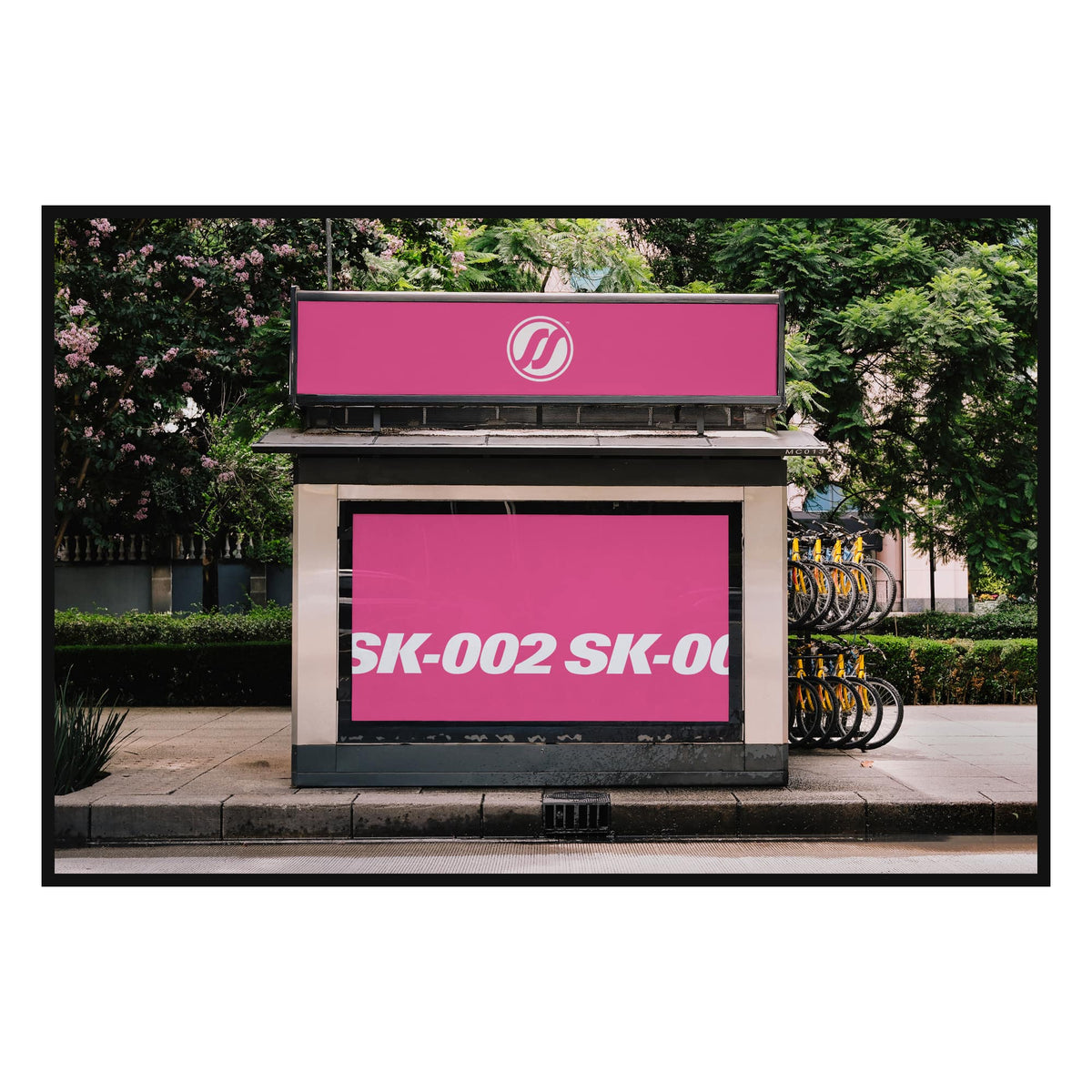 Street Kiosk Mockup 001