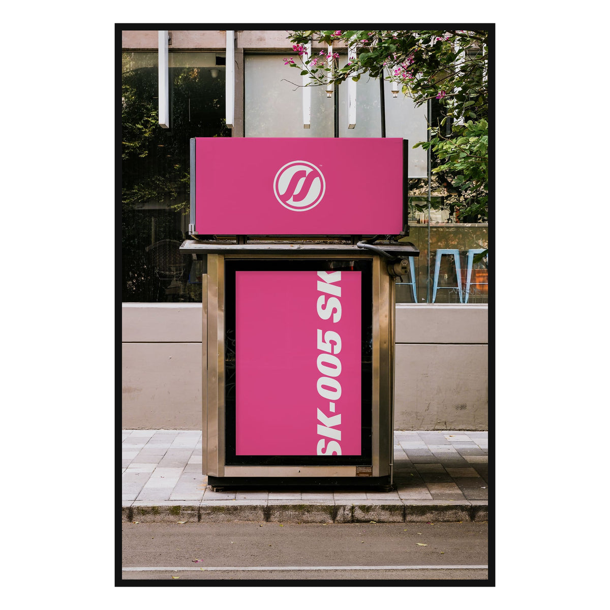 Street Kiosk Mockup 003